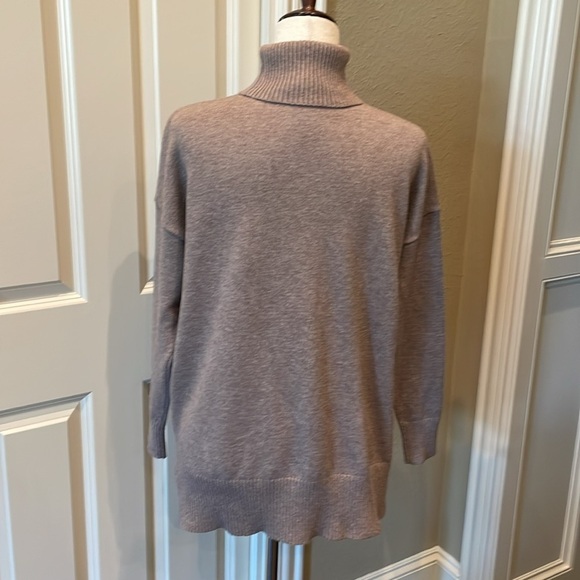 Ann Taylor Turtleneck Tunic Sweater Taupe M - Picture 4 of 7